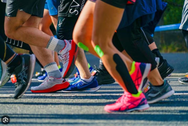 Corredores en una carrera de calle